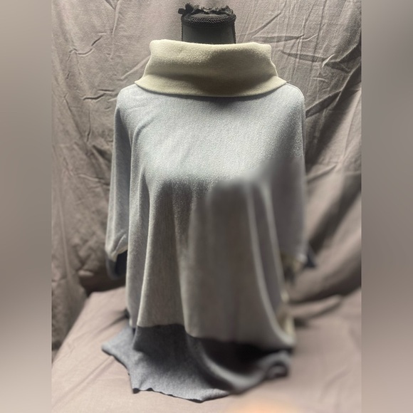 White House Black Market Gray and Cream Sweater - wool blend - Picture 1 of 7